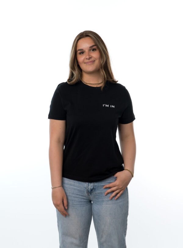 I'M IN Dames T-shirt zwart opdruk naam borst