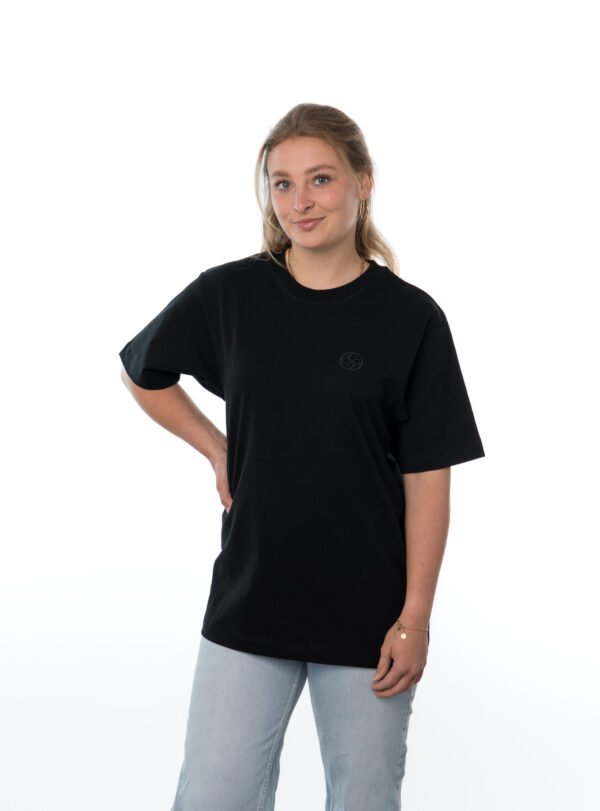 I'M IN Unisex T-shirt (extra zwaar) zwart borduur logo borst