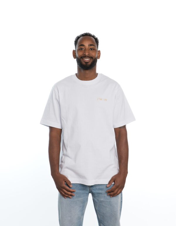I'M IN Unisex T-shirt (extra zwaar) wit opdruk naam borst - Afbeelding 3