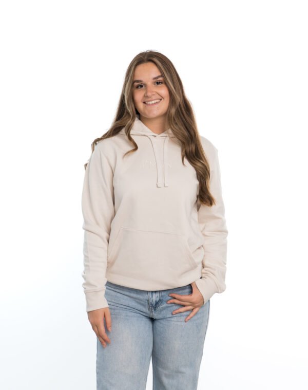 I'M IN Unisex Hoodie creme borduur naam midden - Afbeelding 3