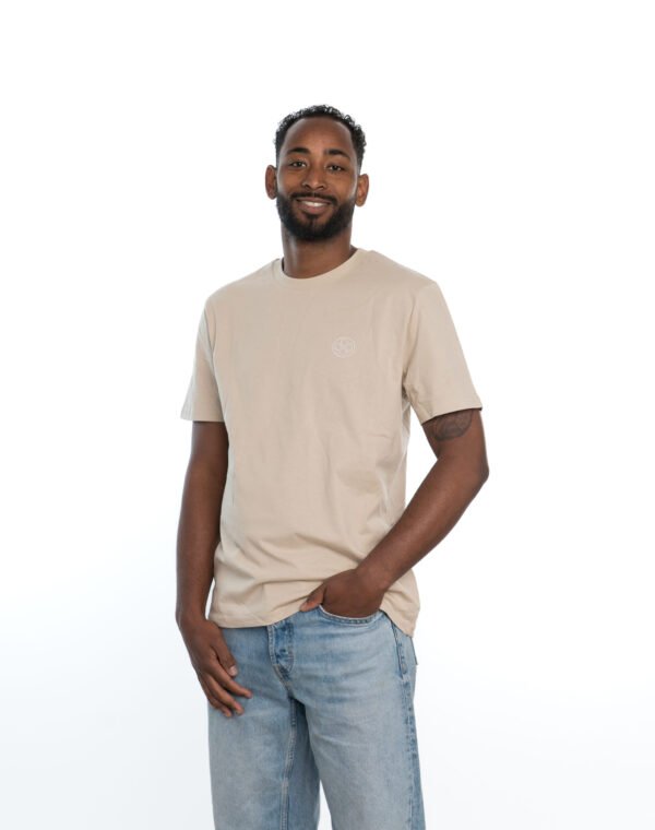 I'M IN Heren T-shirt beige opdruk logo borst - Afbeelding 2