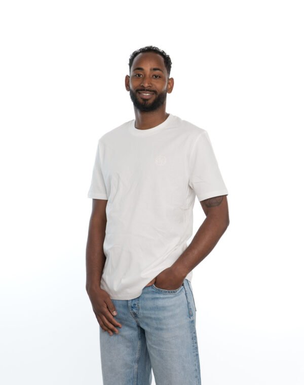 I'M IN Heren T-shirt creme opdruk logo borst